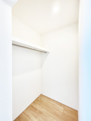 ���̑��@�G�ߕ��̈ߗނ��X�b�L�����[�ł���E�H�[�N�C���N���[�[�b�g