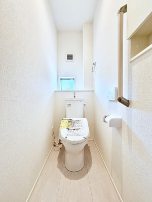 �g�C���@�g�C����1�K��2�K���ꂼ��ɔz�u����Ă��ĂƂĂ��֗��ł��B 