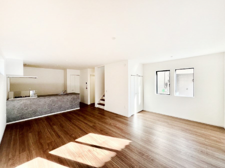 ���r���O�@���Ƒ��̓��₩�Șb�����ŕ�܂�閾�邢���r���O 