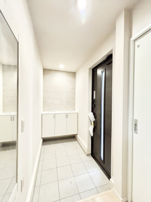 ���ց@���ʔ��͂��Ƒ��̎ʐ^��G�߂̃C���e���A�ŏ���I�Ƃ��ĉ��o�ł��܂�