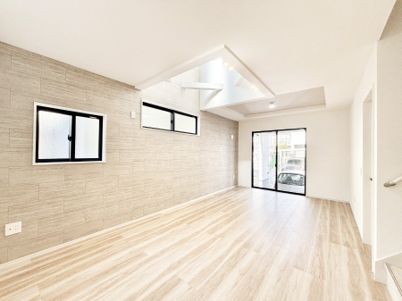 ���r���O�@�傫�ȑ����炽���Ղ�̗z���ƕ����������郊�r���O