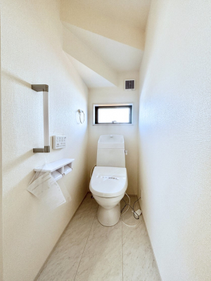 �g�C���@�g�C����1�K��2�K���ꂼ��ɔz�u����Ă��ĂƂĂ��֗��ł��B 