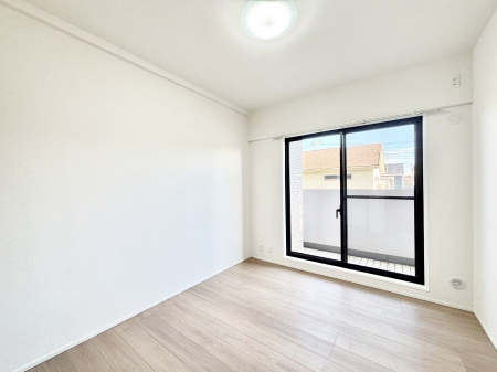 ���̑����ρ@�o���R�j�[���J�������v���X���Ă����m��