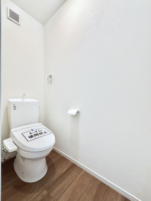 �g�C���@�g�C����1�K��2�K���ꂼ��ɔz�u����Ă��ĂƂĂ��֗��ł��B 