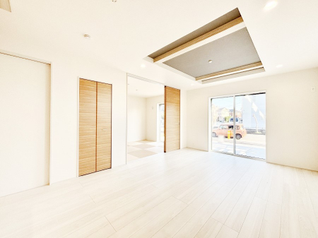 ���r���O�@�܏�V�䂪���r���O�ɊJ�������v���X�I�Ƒ��݂�Ȃ�������芰���܂��B