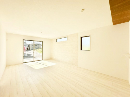 ̑ρ@Ƒ̏Ί炪RƐ܂ĂAȕ͋C̃_CjOɎdオĂ܂ 