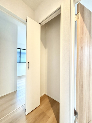 ���̑����ρ@�L�����[�B�|�������G�߂̏��������[���邱�Ƃ��ł��܂��B