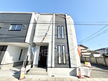 ���n�O�ώʐ^�@�������ꂽ�O�ρA�㎿�ȏZ��Ԃ��L���鎺���͉i�����S���ĉ߂�����Z���ł��B 