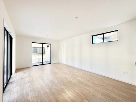 ���r���O�@�i�`�������e�C�X�g�̗D�����_�炩���F�g���̃t���[�����O���f�G�ȃ��r���O�ł��ˁB