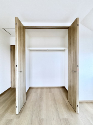 ���[�@�m���̃N���[�[�b�g�B���s��������̂Ō���̈ߗނ�����������܂�܂��B