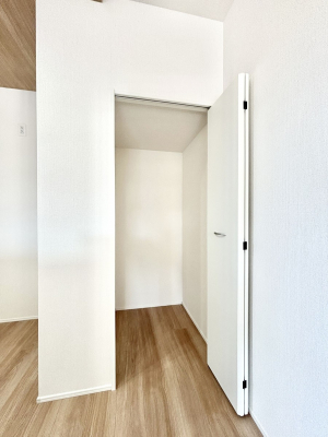 ���̑����ρ@�L�b�`���ɂ̓p���g���[�I�H�ނ̃X�g�b�N�͂������A���p�i�̎��[�Ȃǎg�����͂��낢��I