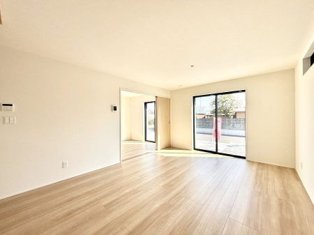 ���r���O�@�������������͋C�̂k�c�j�͉Ƒ��݂�Ȃ̉��K���  