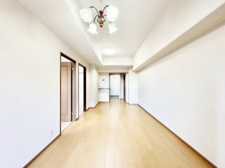 ���r���O�@���Ƒ��̓��₩�Șb�����ŕ�܂�閾�邢���r���O