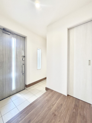 ���ց@�V���[�Y�C���N���[�N�t���̌��ցB�Ƒ��S���̌C��J��Ȃǂ���������[�ł��܂��B