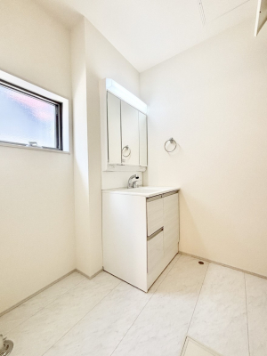 ���̑��@�������̂�����K��Ԃł��B�����̐g�x�x���C�����ǂ����g�������܂��B 