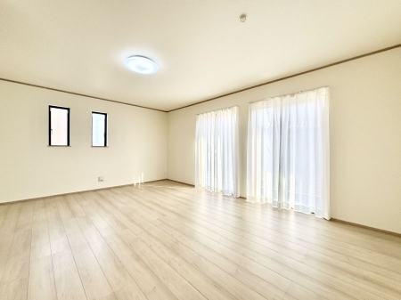 ���̑����ρ@�傫�ȑ����炽���Ղ�̗z���ƕ����������郊�r���O  