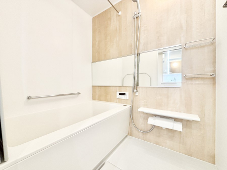 �����@����̔�������Ă���閾�邢�������̂���o�X���[��