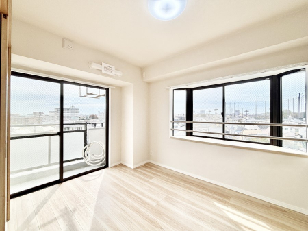 ���̑����ρ@�o���R�j�[���J�������v���X���Ă����m��