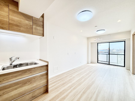 ���r���O�@�傫�ȑ����炽���Ղ�̗z���ƕ����������郊�r���O