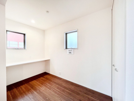 q@qǂɂ҂̖邢ԁB֗ȃJE^[tB