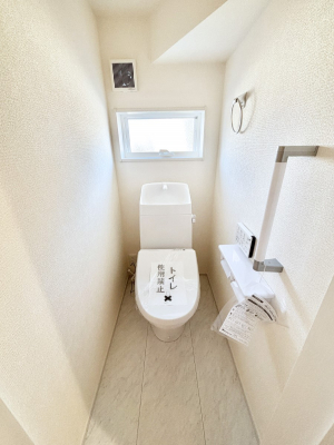 �g�C���@�g�C����1�K��2�K���ꂼ��ɔz�u����Ă��ĂƂĂ��֗��ł��B 