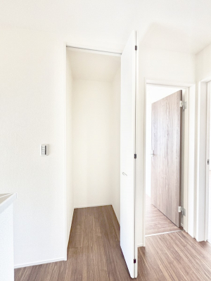 ���̑����ρ@�L�����[�B�|�������G�߂̏��������[���邱�Ƃ��ł��܂��B