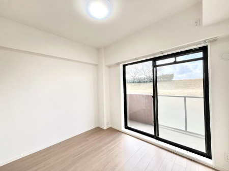 ���̑����ρ@�o���R�j�[���J�������v���X���Ă����m��  