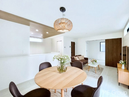 ���r���O�@�������������͋C�̂k�c�j�͉Ƒ��݂�Ȃ̉��K��ԁ@���Ƌ��CG�ł�