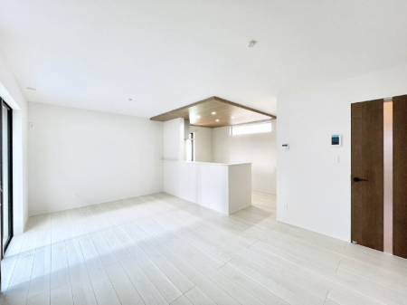 ���̑����ρ@�Ƒ��̏Ί炪���R�Ɛ��܂�Ă���A����ȕ��͋C�̃_�C�j���O�Ɏd�オ���Ă��܂��B