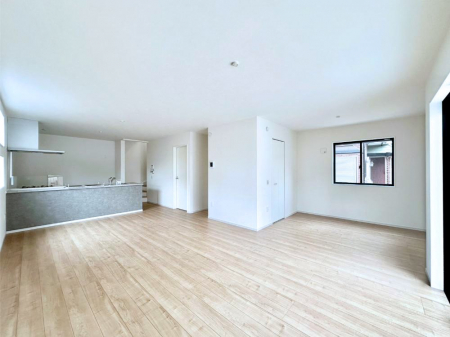 ���̑����ρ@�Ƒ��̏Ί炪���R�Ɛ��܂�Ă���A����ȕ��͋C�̃_�C�j���O�Ɏd�オ���Ă��܂��B