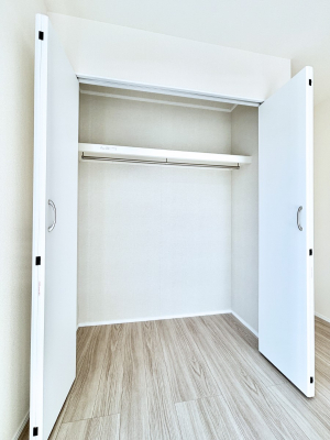 ���[�@�m���̃N���[�[�b�g�B���s��������̂Ō���̈ߗނ�����������܂�܂��B