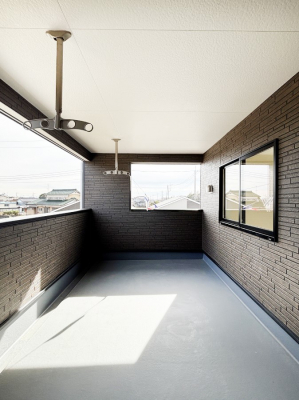 �o���R�j�[�@�}�Ȃ��V�C�̕ω��ɂ����S�ȃC���i�[�o���R�j�[