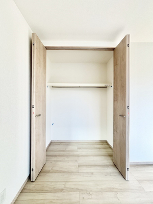 ���[�@�m���̃N���[�[�b�g�B���s��������̂Ō���̈ߗނ�����������܂�܂��B