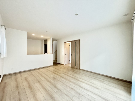 ���r���O�@�ǂ��ɂ��Ă��Ƒ��̂Ȃ������������R�~���j�P�[�V�������r���O�B 