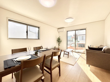 ���r���O�@�������������͋C�̂k�c�j�͉Ƒ��݂�Ȃ̉��K���  