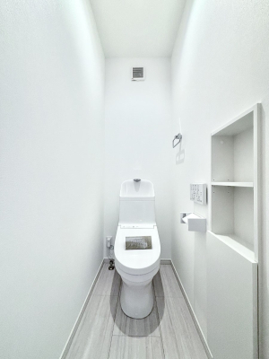 �g�C���@�g�C����1�K��2�K���ꂼ��ɔz�u����Ă��ĂƂĂ��֗��ł��B 