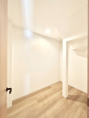 ���̑����ρ@�����Ղ�̔[�˃X�y�[�X�ŉ��K�ɕ�点����   