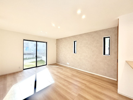 ���̑����ρ@�傫�ȑ����炽���Ղ�̗z���ƕ����������郊�r���O  