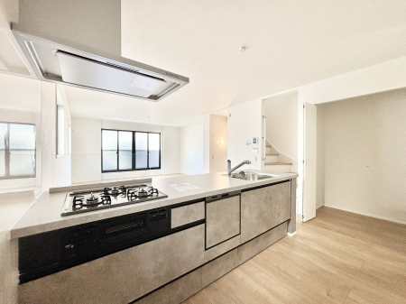 �L�b�`���@�������������I�ɁA�y�����I�V�X�e���L�b�`��  