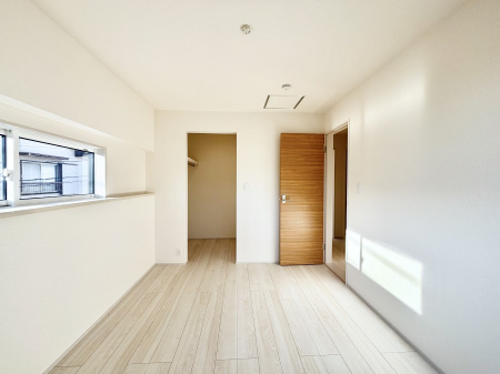 �Q���@�E�H�[�N�C���N���[�[�b�g�����邨�����B�G�߂��Ƃ̓���ւ����s�v�ŕ֗��ł��I