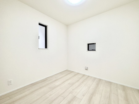 ���̑��@1�K�̃T�[�r�X���[��4.5���@