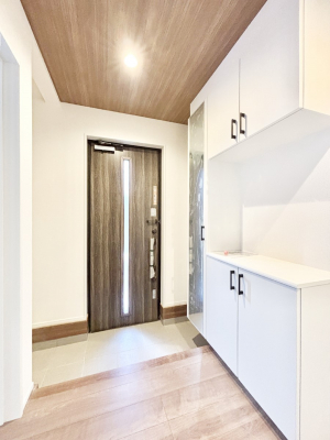 ց@ʔ͂Ƒ̎ʐ^G߂̃CeAŏIƂĉoł܂