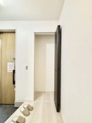 ���[�@1�K�L�����[�ɂ͑|���p�i����p�i�̃X�g�b�N�Ȃǂ����[�ł��܂��B 