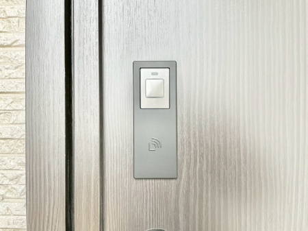 ���ց@��؂ȉƑ��A���q���o�}���錺�ցB