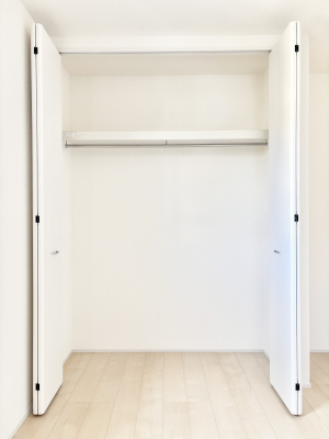 ���[�@�m���̃N���[�[�b�g�B���s��������̂Ō���̈ߗނ�����������܂�܂��B