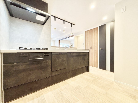 �L�b�`���@�������������I�ɁA�y�����I�V�X�e���L�b�`��