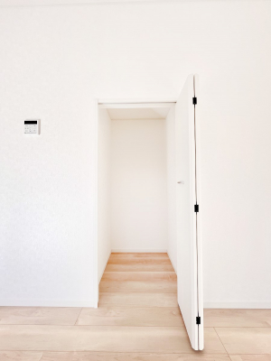 ̑ρ@rO[BɎ[ƕW܂LDKXbLЕtłˁB  