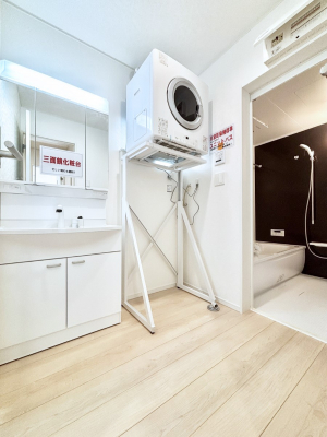 ���̑��@�K�X�ߗފ����@���W���ݒu����Ă��܂��B�~�J�������S�ł��ˁB