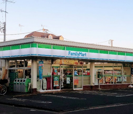 ���ӊ��@�R���r�j 500m �t�@�~���[�}�[�g ���∮���X