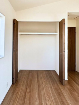 ���[�@�m���̃N���[�[�b�g�B���s��������̂Ō���̈ߗނ�����������܂�܂��B